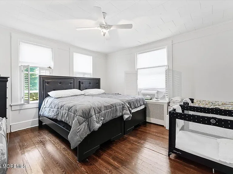 496 W Park Ave — Photo 17