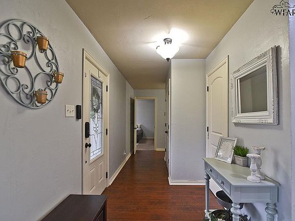 3rd image of 1517 Hursh Ave