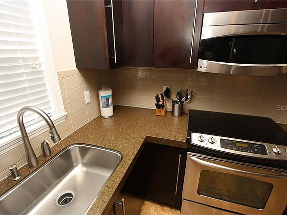 4th image of 910 Seaside Dr #106A