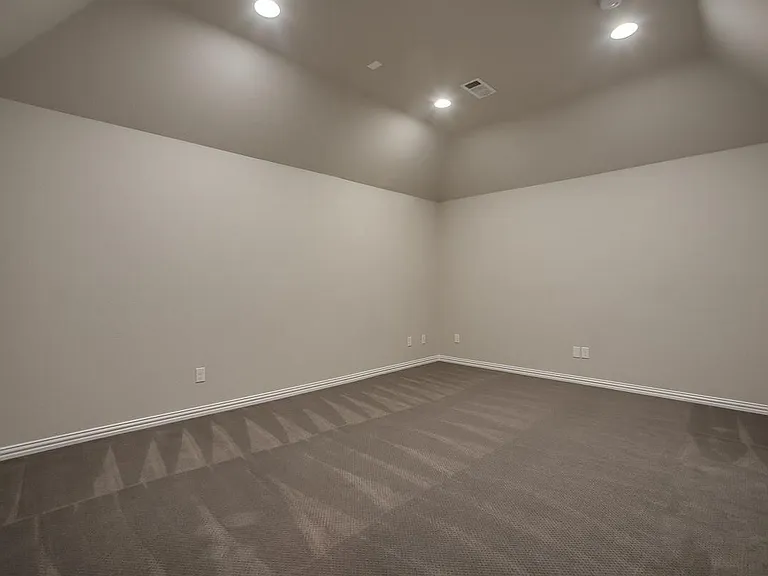 736 Carlisle Dr — Photo 27