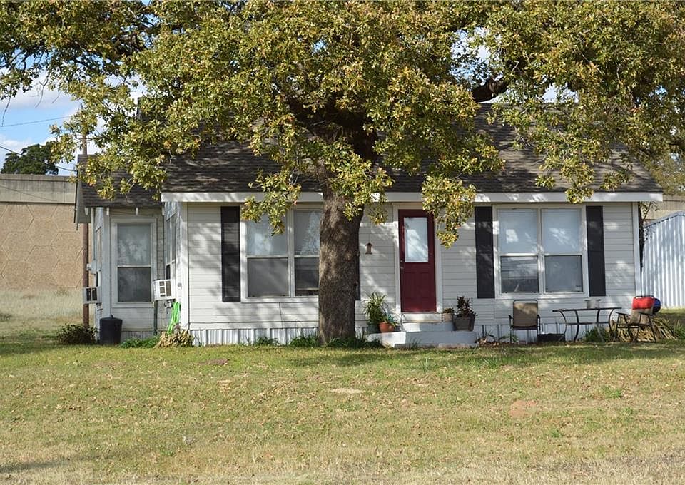 1st image of 212 W Avenue D