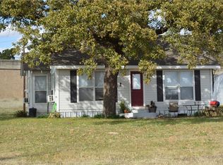 212 W Avenue D, Milano, TX 76556