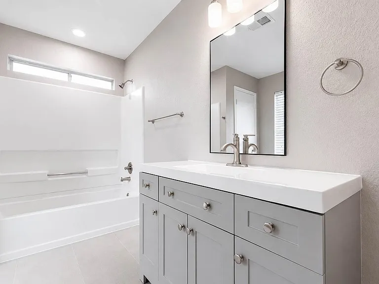 9506 Lasbury Dr — Photo 12