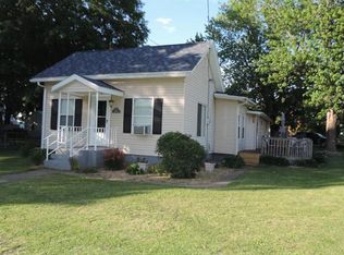 316 10th Ave, Camanche, IA 52730