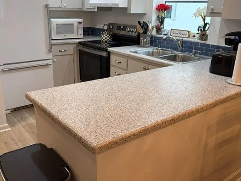 5 High Point Cir W #206 — Photo 3