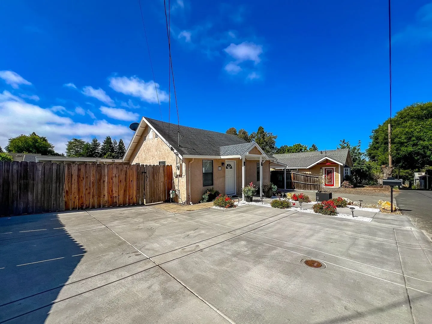 Fully Furnished Alta Heights Retreat | Walk to Downtown Napa — Photo 2