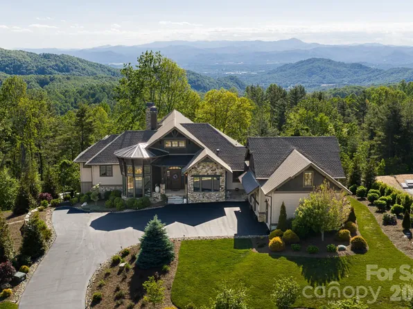 31 Bear Tree Ct, Hendersonville, NC 28792