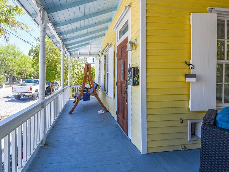 524 White St — Photo 8