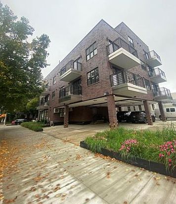 3rd image of 88 Bay 34th St #1F