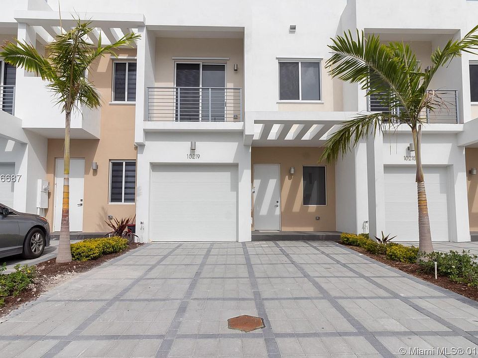 1st image of 10219 NW 72nd Ter