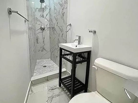 5th image of 119A Calyer St #1