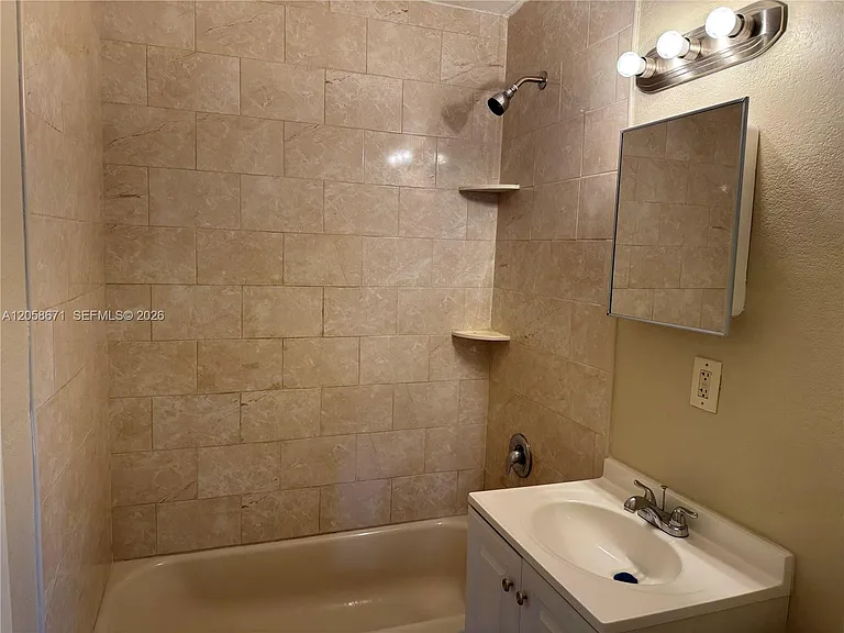 2352 NW 13th Ct — Photo 11