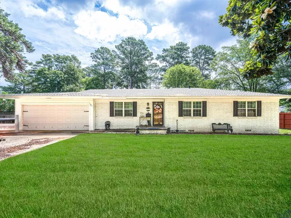 31 Rambling Rd, Longview, TX 75604
