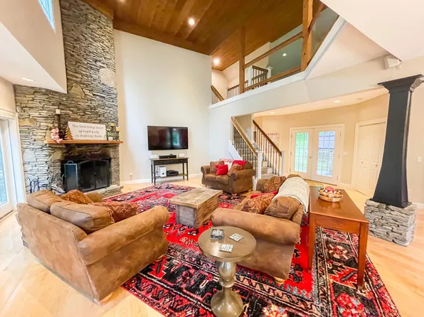 37 Titcomb Lane, Ludlow, VT 05149