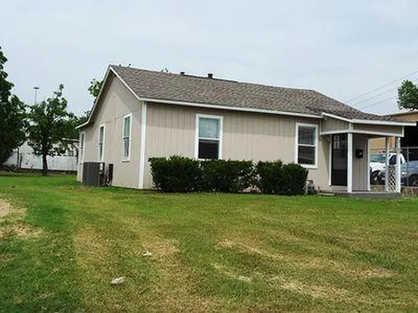 2105 Delante St, Haltom City, TX 76117