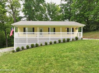 209 Summit Dr, Speedwell, TN 37870