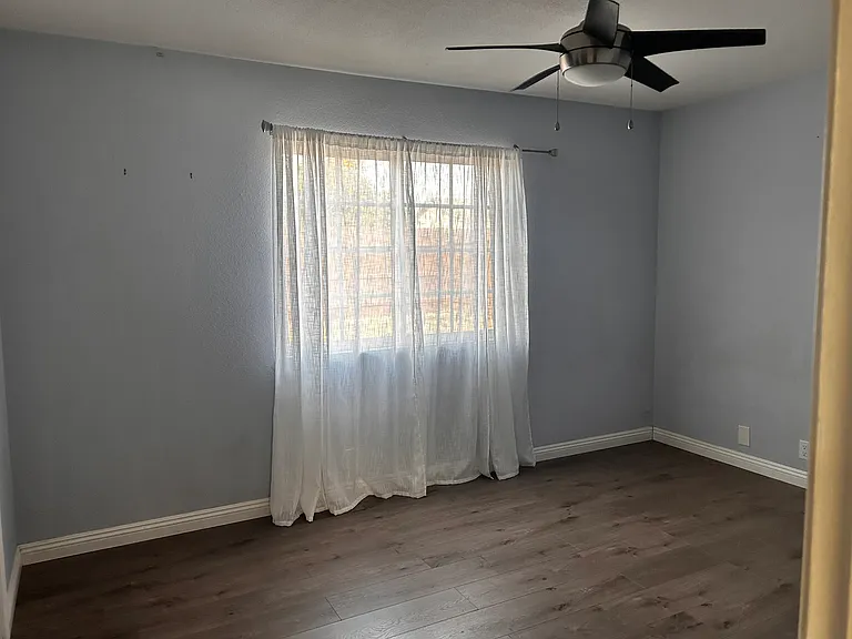 861 Calle Camelia — Photo 10