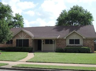 110 Avalon Dr, Victoria, TX 77901