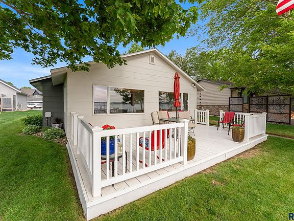 3rd image of 6630 Peninsula Point