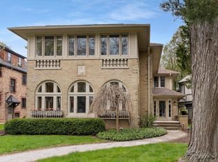 4923 N Oakland Ave, Whitefish Bay, WI 53217