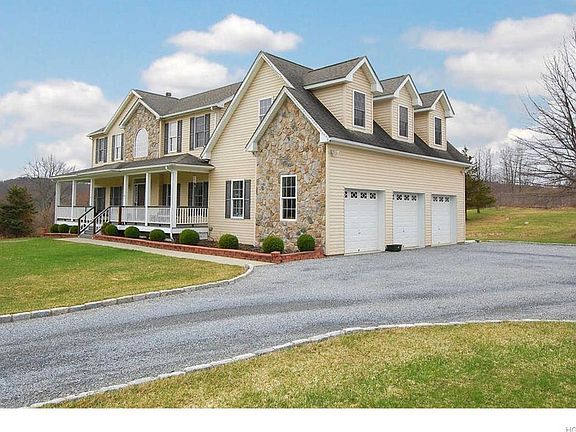 2nd image of 75 College Ln