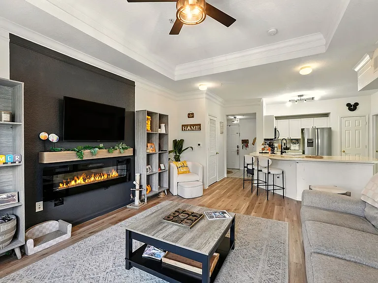 8-web-or-mls-211 Longview Ave 306_08_10212025