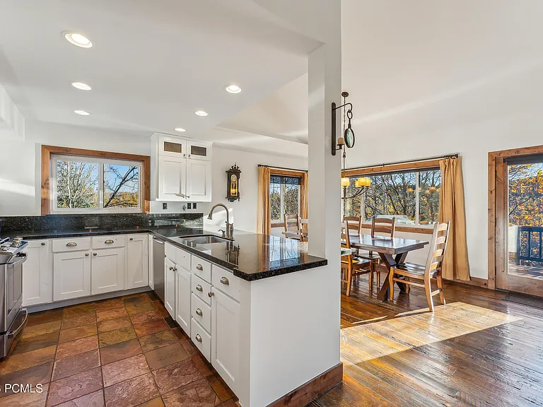 7240 Buckboard Dr — Photo 17