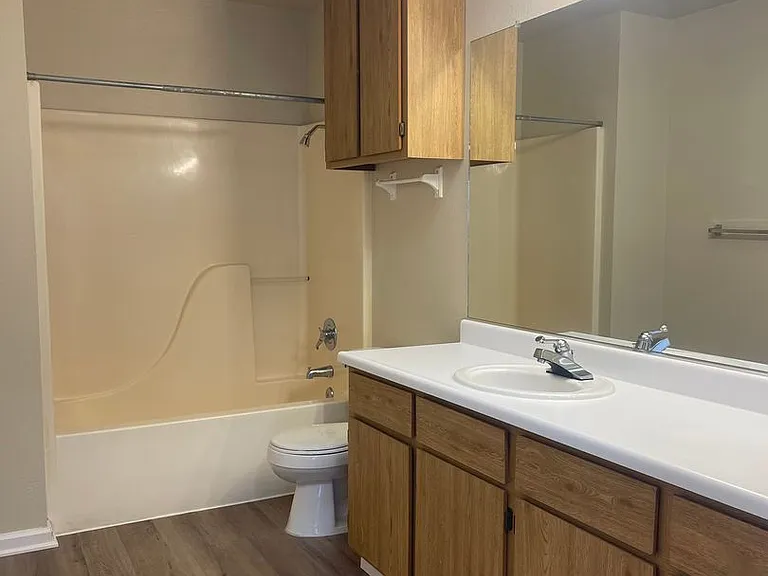 802 Cally Ct — Photo 16