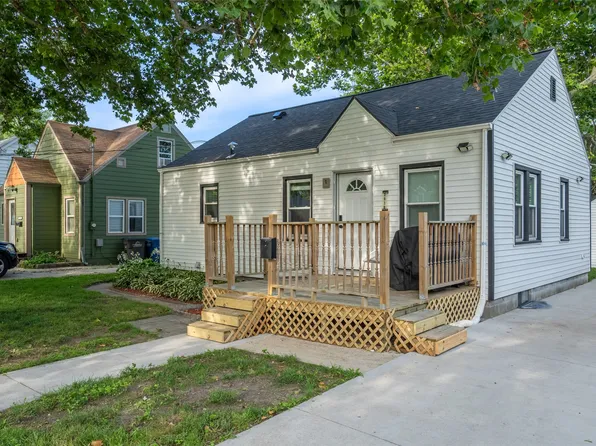 3938 1st St, Des Moines, IA 50313