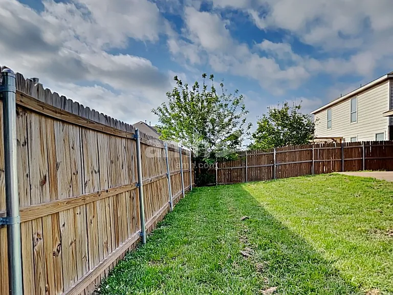 6732 Friendsway Dr — Photo 15