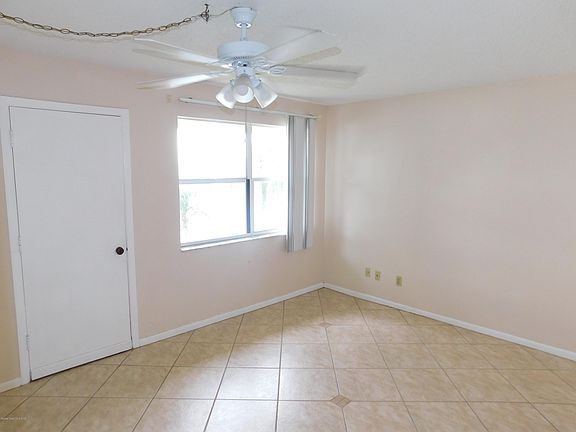 4th image of 190 Cape Shores Cir #5-G