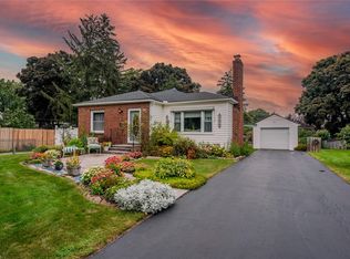 434 Barry Rd, Rochester, NY 14617