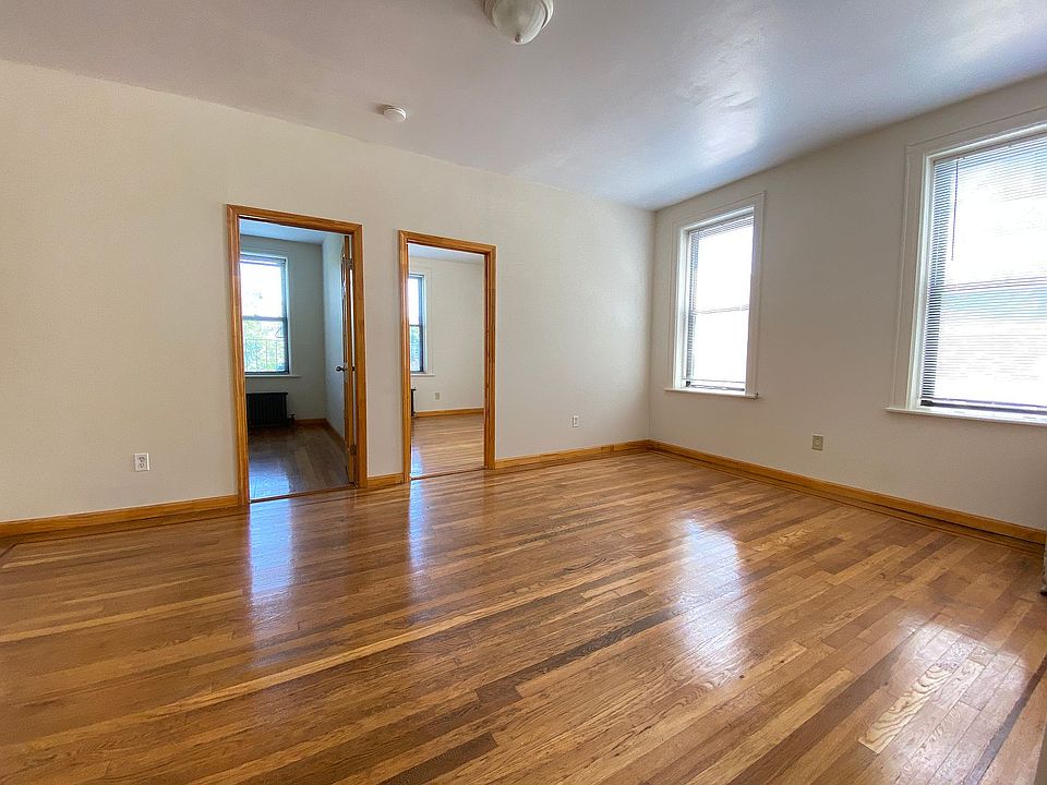 1st image of 9013 5th Ave #2R