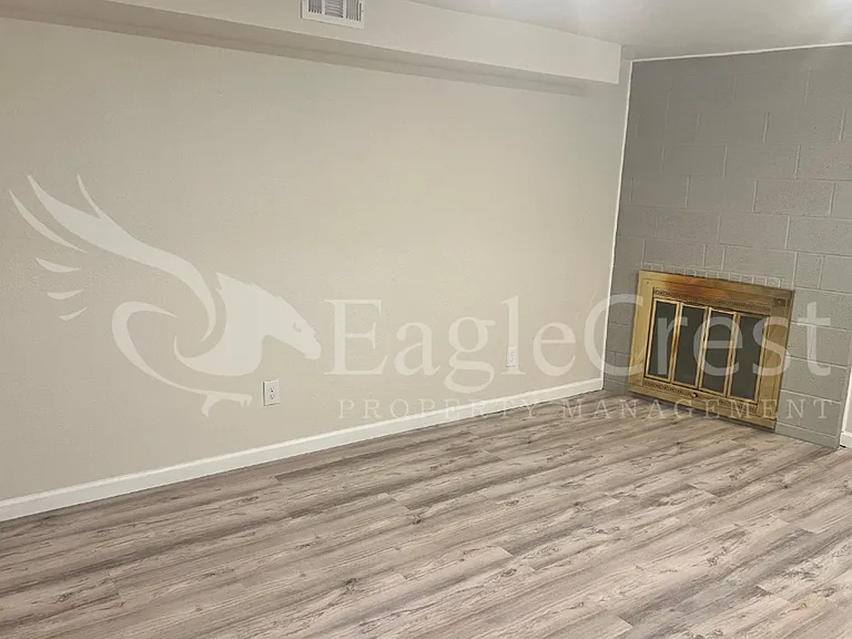 1110 S College Ave — Photo 18