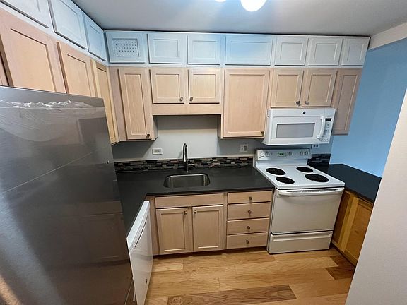 4th image of 211 E Ohio St APT 2817