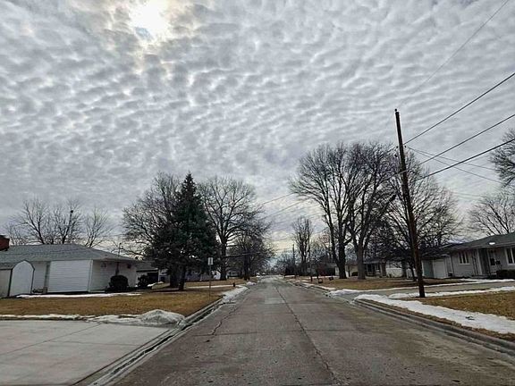 Exterior Neighborhood (street photo)