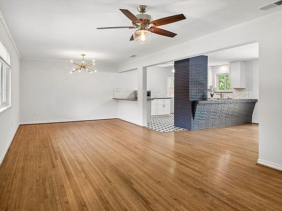 4th image of 2203 Healey Dr