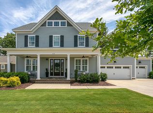 413 Rambling Oaks Ln, Holly Springs, NC 27540