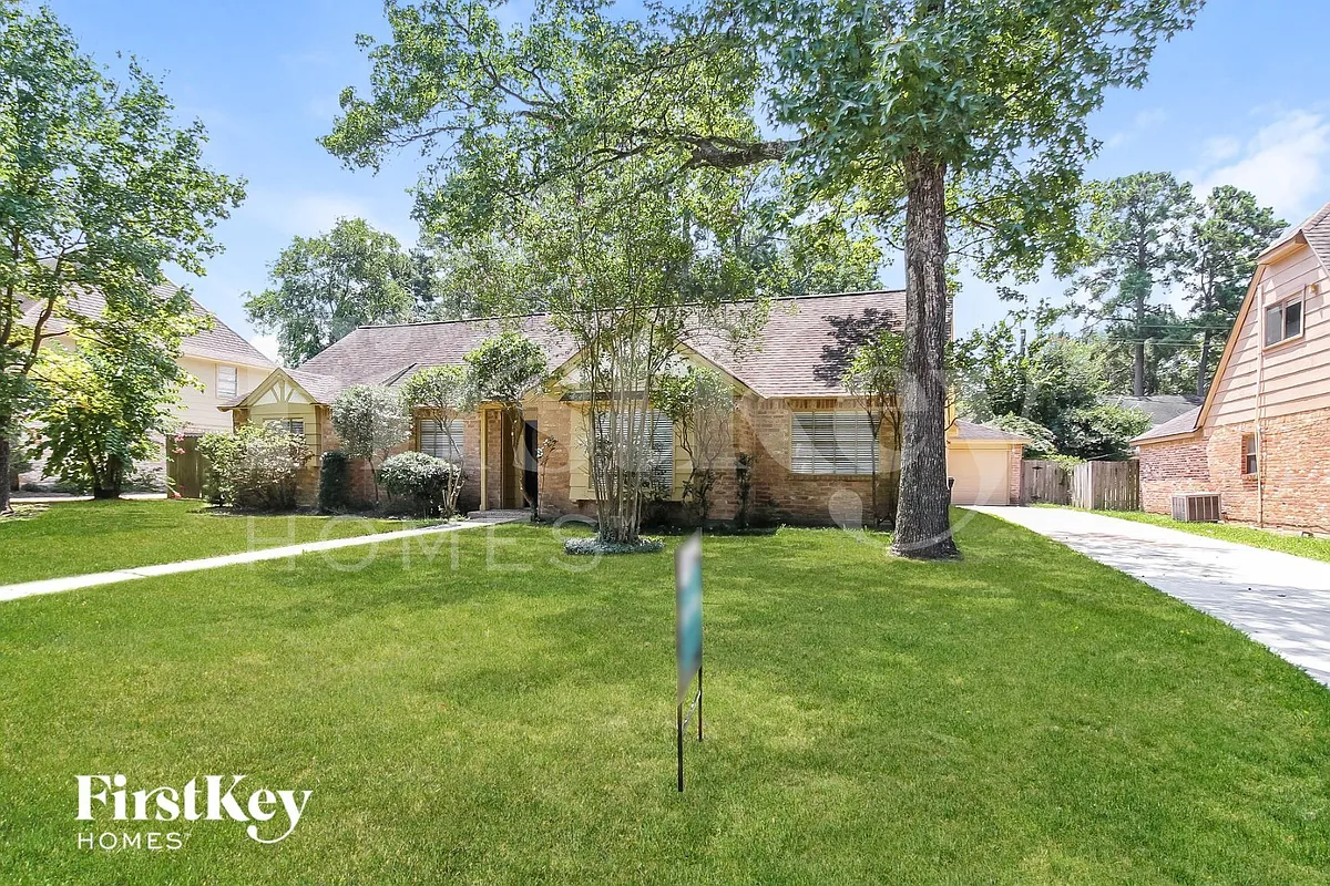 Building Photo - 3811 Fernglade Dr