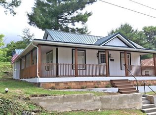 1010 Westview St, Narrows, VA 24124