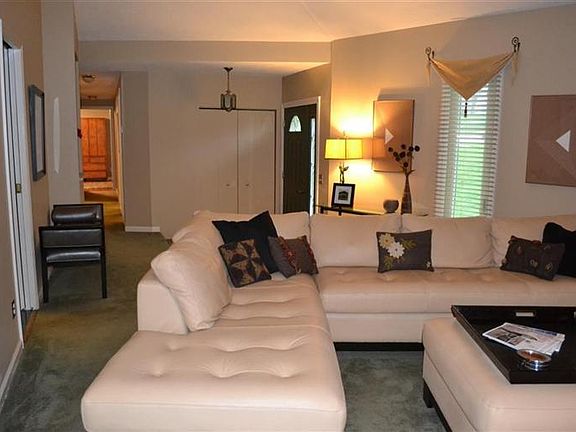 4th image of 2231 Rolling Hills Blvd