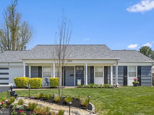 1111 Parkington Ln, Bowie, MD 20716