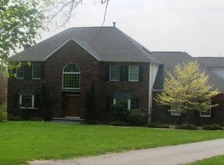 7 Woodfield Rd, Andover, NJ 07821