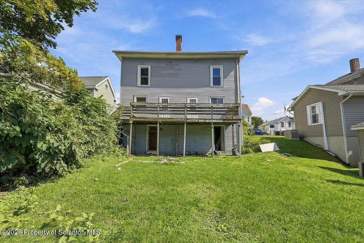 763 Jackson Ave — Photo 4