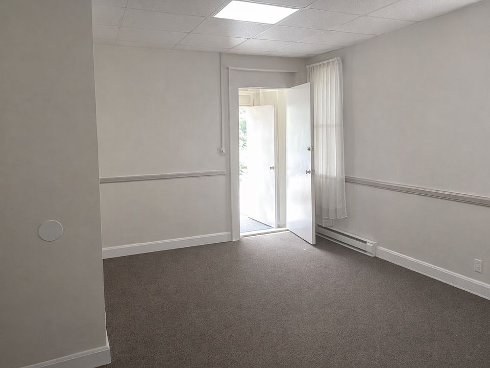 2nd image of 91 Wellington Ave APT 2