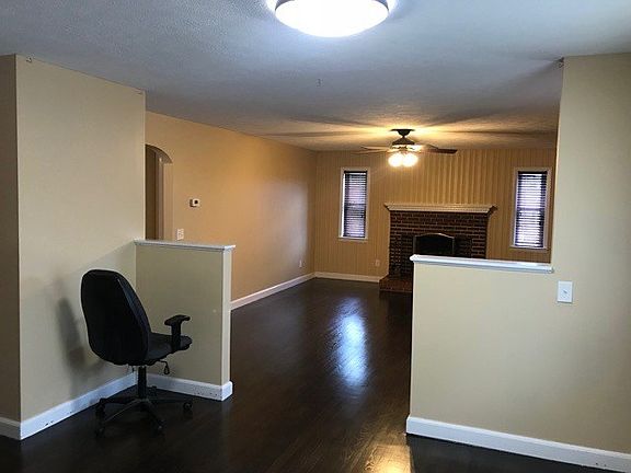 5th image of 174 Eastview St