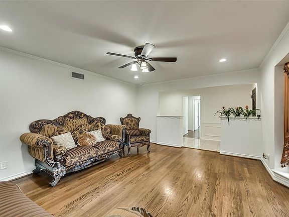 5th image of 1013 Kingsbridge Dr