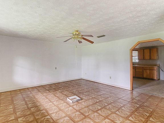 2nd image of 2752 Ruby Dr