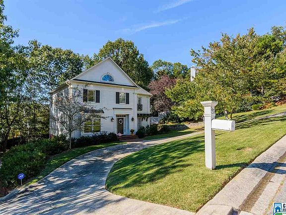 3rd image of 147 Redwood Ln