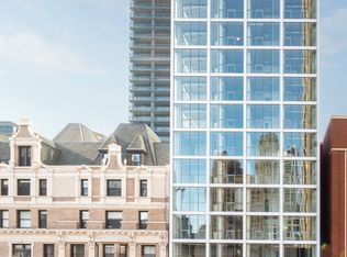 810 N Clark St APT 401, Chicago, IL 60610